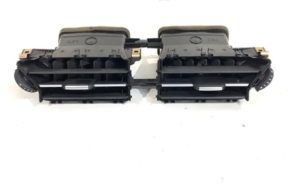 Toyota Avensis T270 Dashboard side air vent grill/cover trim 5567005150