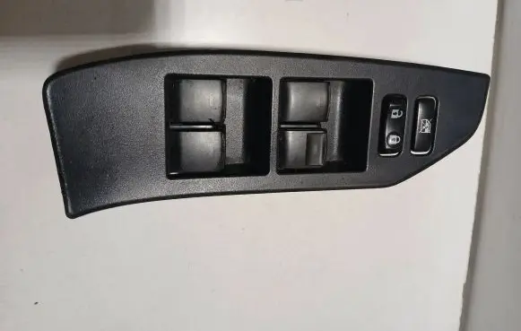 Toyota Verso Electric window control switch 8404005040