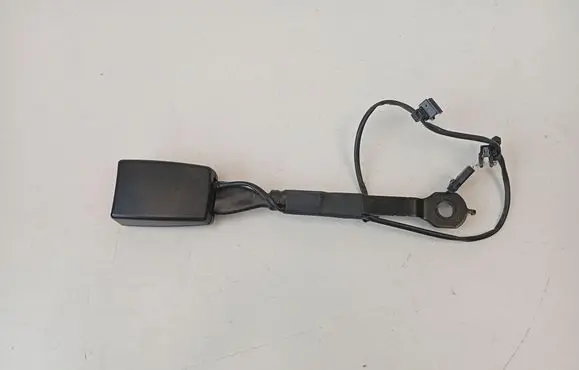 Audi Q3 8U Front seatbelt buckle 8R0857755L
