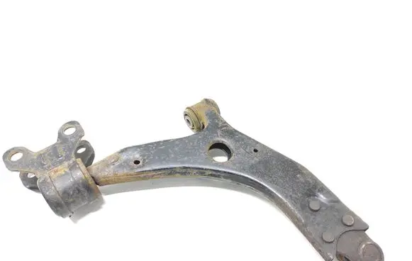 Ford Focus Front lower control arm/wishbone BV613A262