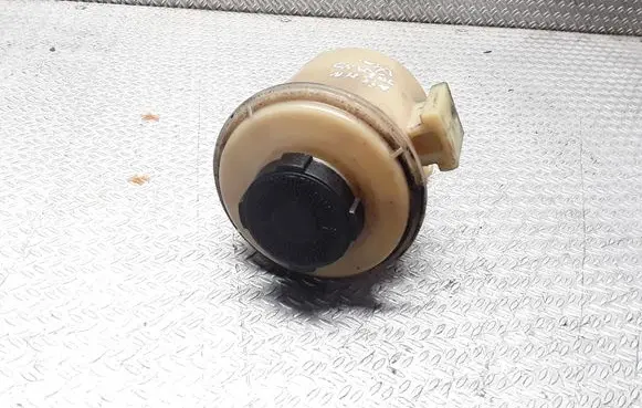 Nissan Terrano Power steering fluid tank/reservoir