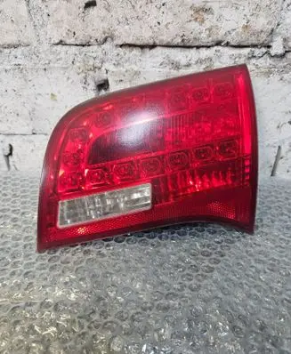 Tailgate rear/tail lights