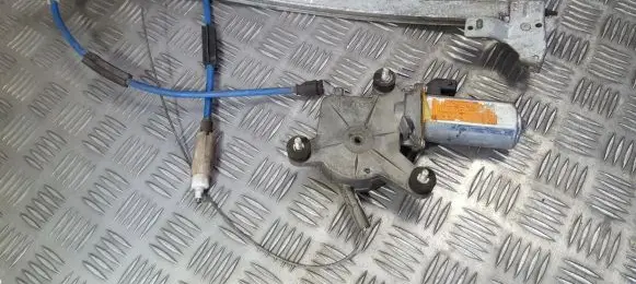Peugeot 406 Front door window regulator motor