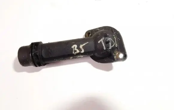 Engine coolant pipe/hose