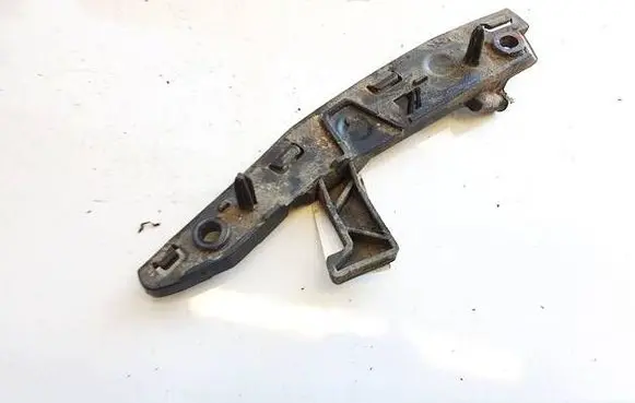 Front bumper mounting bracket