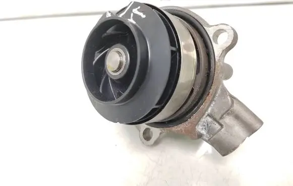Volkswagen PASSAT B8 Water pump 010289802KT 352003806