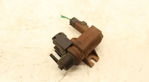 Ford Focus Turbo solenoid valve 6G909E882