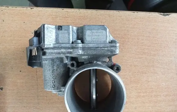 Skoda Fabia Mk1 (6Y) Throttle valve A2C53099815 03G128063C