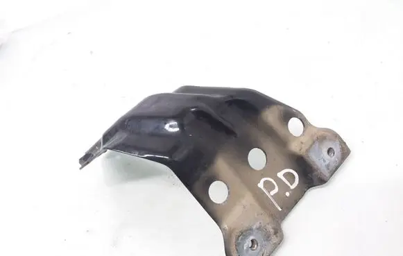 Volkswagen Eos Fender mounting bracket