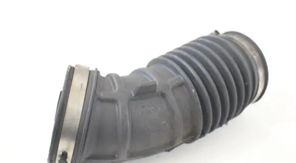Chrysler 300 - 300C Air intake hose/pipe 0210490A
