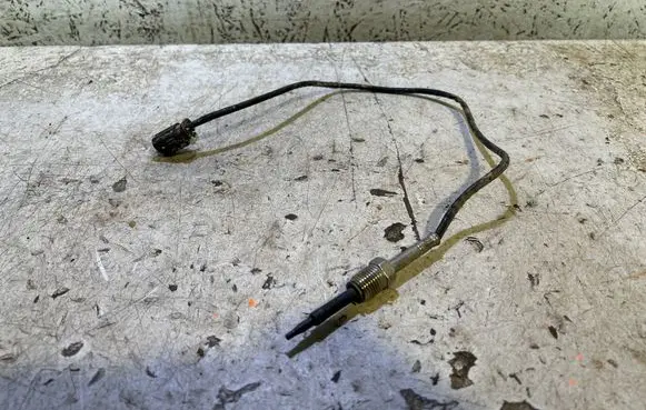 BMW X1 U11 Exhaust gas temperature sensor 8478383