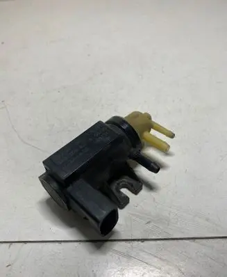 Volkswagen Touran I Turbo solenoid valve 1K0906627A 05T347 70086800