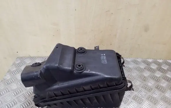 Toyota Avensis T220 Air filter box 2202027010 1001411130