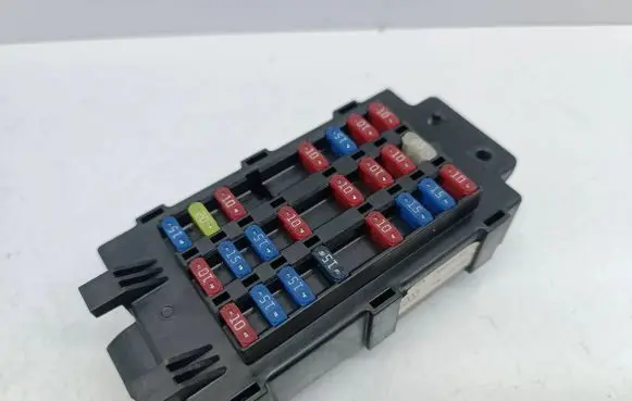 Chevrolet Lacetti Fuse module 06254M AK62005