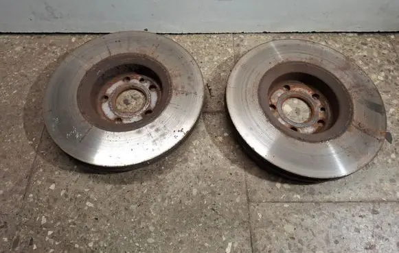 Volvo XC70 Front brake disc
