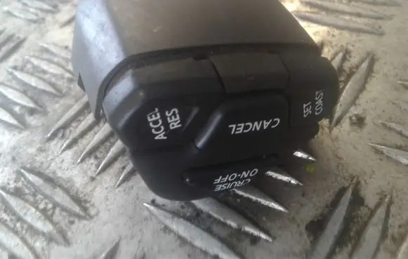 Nissan X-Trail T30 Multifunctional control switch/knob 255519H200