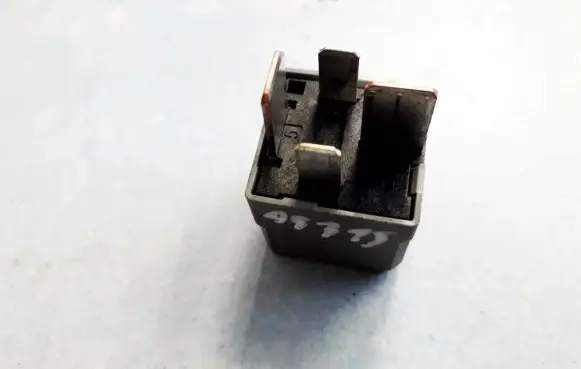 Mercedes-Benz E W211 Other relay A0025422619