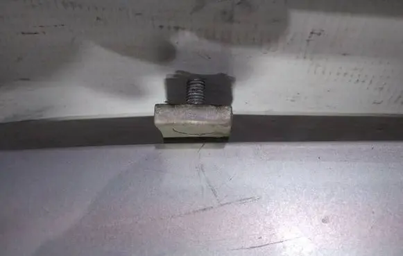 Tailgate/trunk/boot hinge