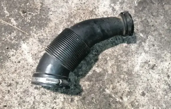 Audi A6 S6 C7 4G Air intake hose/pipe 059129615L
