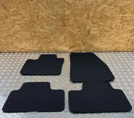 Volvo XC40 Car floor mat set 32357852