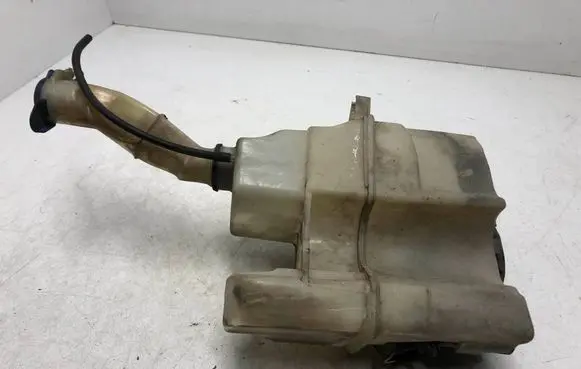 Windshield washer fluid reservoir/tank