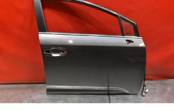 Toyota Avensis Verso Front door