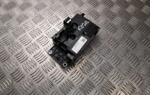 Maserati Ghibli Gear shifter/selector 670013535