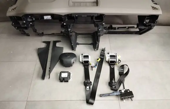 Volkswagen Amarok II Dashboard MB3T14B321EC N1XBE042885AA
