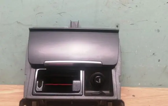Ashtray (front)