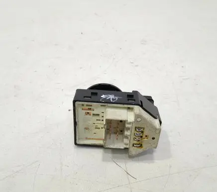 KIA Ceed Wing mirror switch 457480