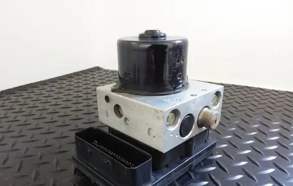Nissan Navara D40 ABS Pump 47660EB32A 06210903323 06210204634