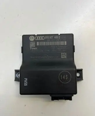 Audi A5 8T 8F Gateway control module 8R0907468D