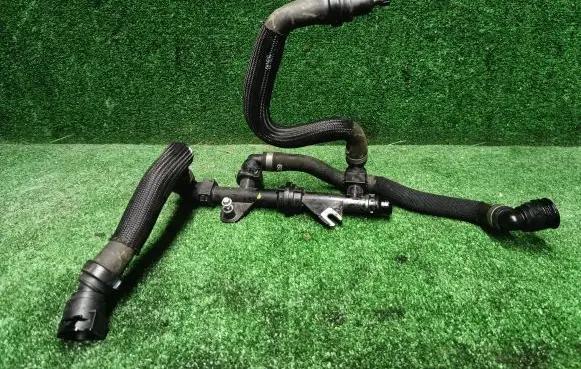 Opel Mokka B Engine coolant pipe/hose 9834745480