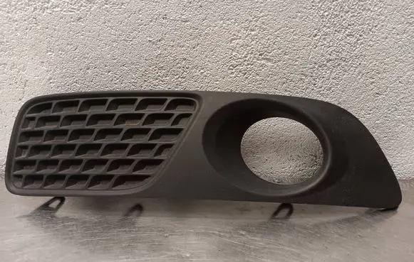 Volvo V70 Front fog light trim/grill 30678639 EP3ED