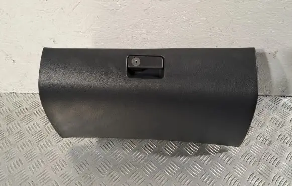 Glove box