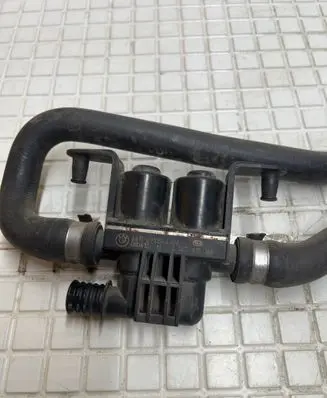 BMW X6 E71 Coolant heater control valve 6910544 080412 1147412166