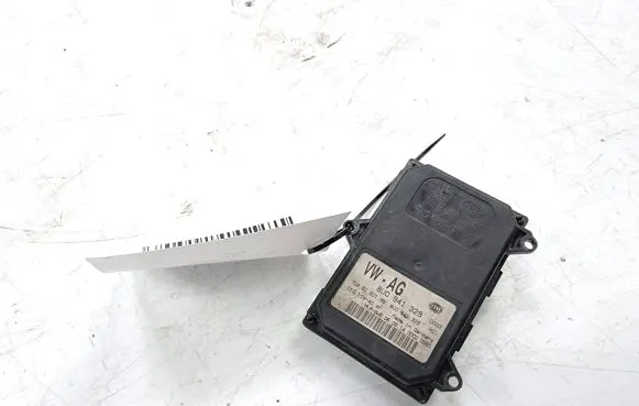 Skoda Superb B6 (3T) Voltage converter inverter 