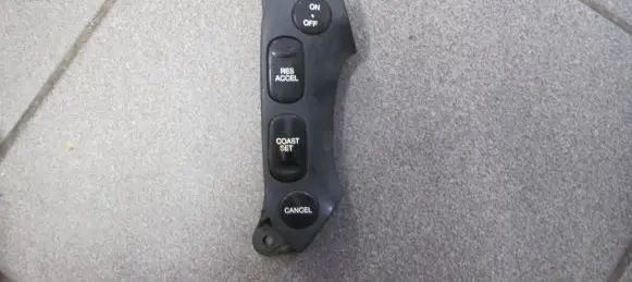 Hyundai Santa Fe Steering wheel buttons/switches 