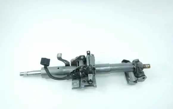 Hyundai Tiburon Steering wheel axle 5630027600
