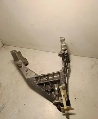 BMW 5 F10 F11 Steering rack mounting bracket BMP6140829