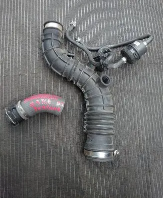 Dacia Sandero Air intake hose/pipe 165764382R 223724344R