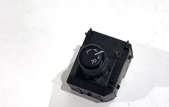Toyota C-HR I Wing mirror switch 84872-F4020