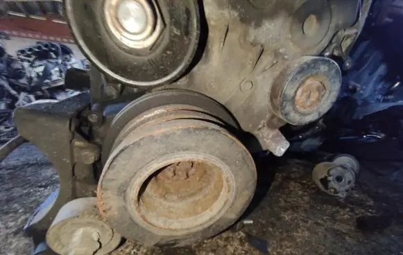 BMW 5 E39 Crankshaft pulley