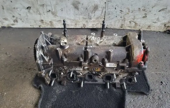 Opel Corsa D Engine head 55206388