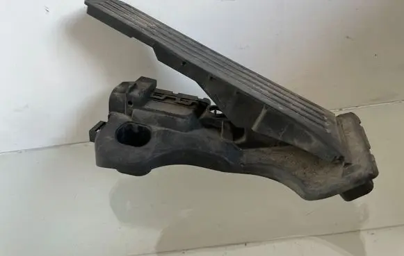 Volkswagen Golf V Accelerator throttle pedal 1K1721503P