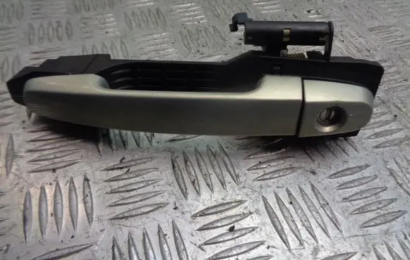 Toyota Avensis T250 Front door interior handle