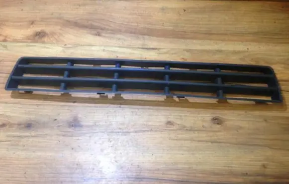 Volkswagen Golf IV Front bumper lower grill 1j0853677