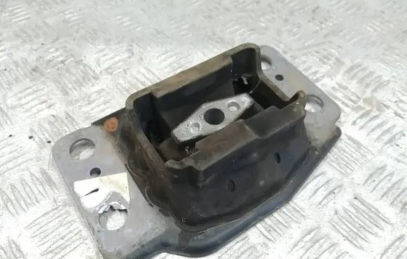 Ford Mondeo MK V Engine mount vacuum valve 8G917M121BA