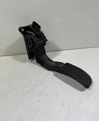 Mercedes-Benz Sprinter W906 Accelerator throttle pedal A9073010200 9073010200