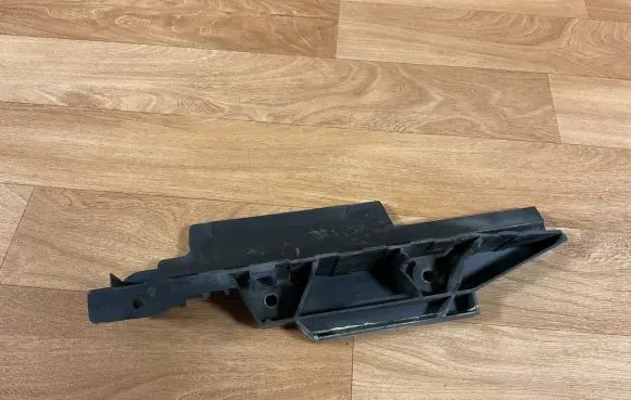 Audi A4 S4 B7 8E 8H Battery bracket 8E1805229A